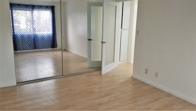 Building Photo - 4 Bedrooms, 3 Baths, 2,809 sq. ft. Home in Canoga Park