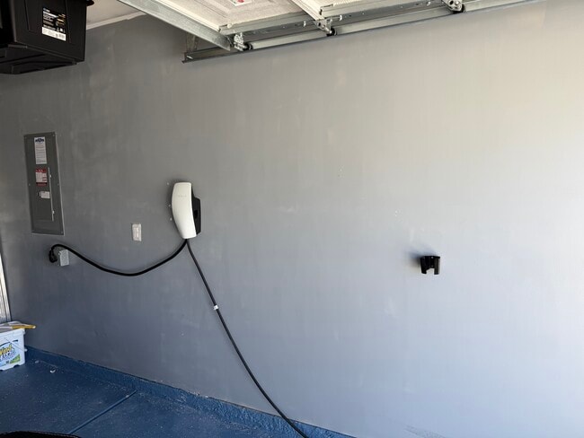 Building Photo - 212 Windfall Rd