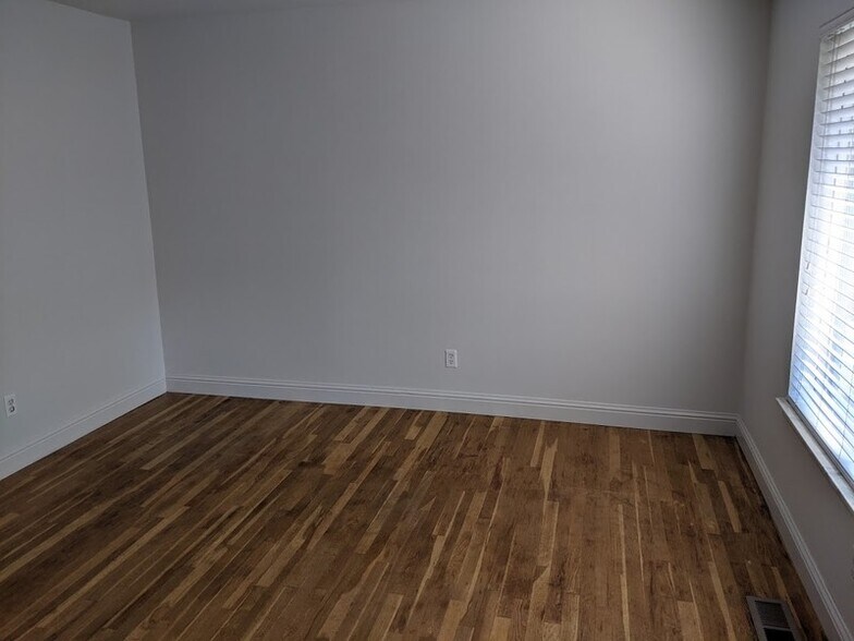 Building Photo - 614 Butler Dr