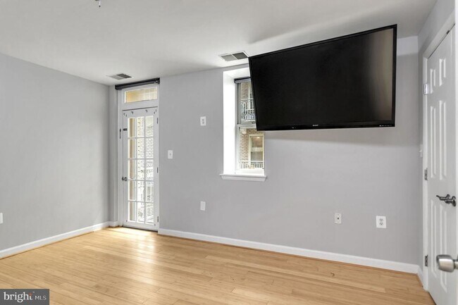 Building Photo - 1308 Clifton St NW