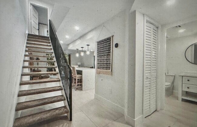 Building Photo - 1100 Scotia Dr