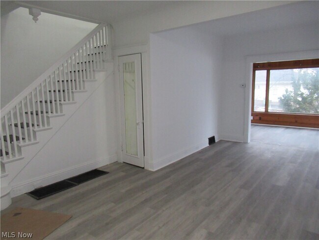 Building Photo - 378 Columbus St