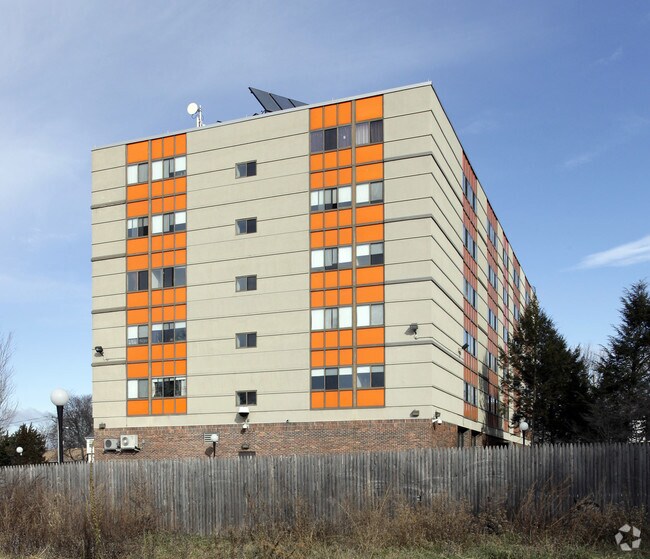 Huntington Tower 170 Benedict St Providence RI 02909 Apartment Finder