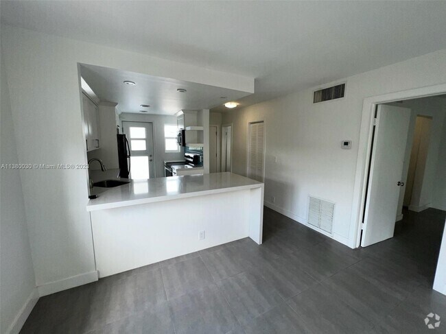 Building Photo - 240 Galen Dr