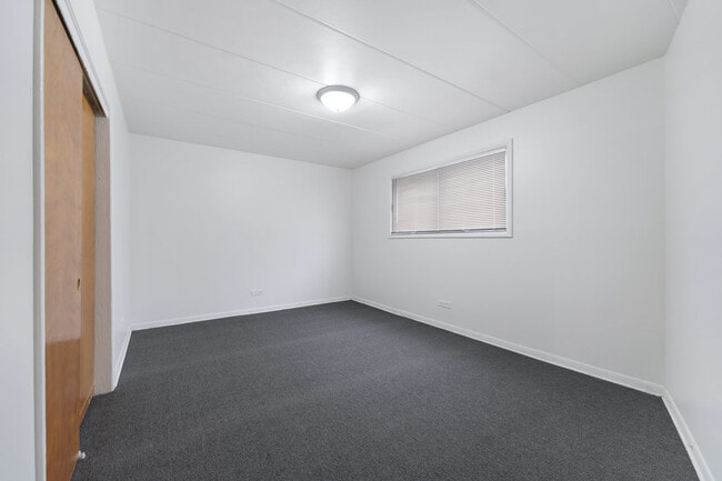 Building Photo - 12510 Vincennes Rd