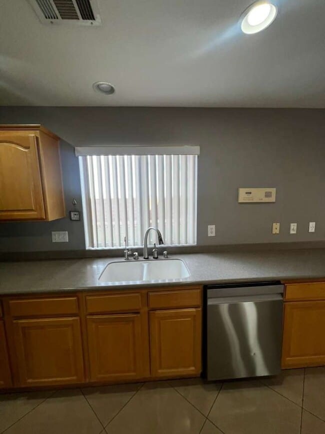 Building Photo - Must see 2 story 4 bed/3 bath home in the heart of SUMMERLIN