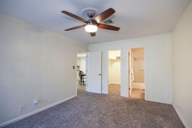 Building Photo - 2 Bed / 1 Bath Condo South Tulsa