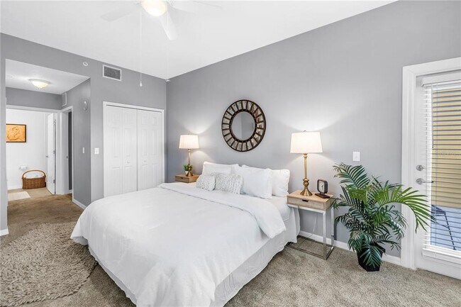 Building Photo - 316 8th St S