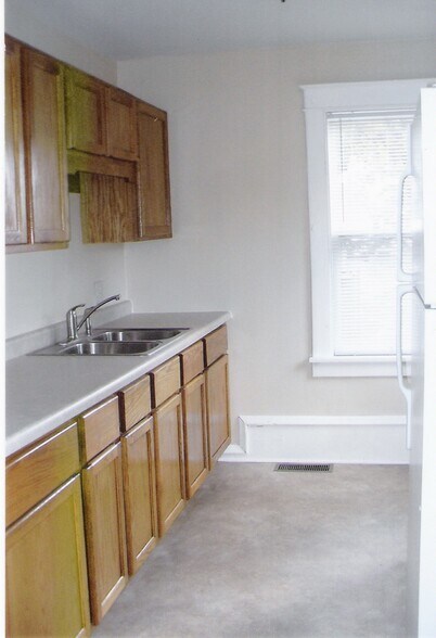 Kitchen - 111 Main Ave W