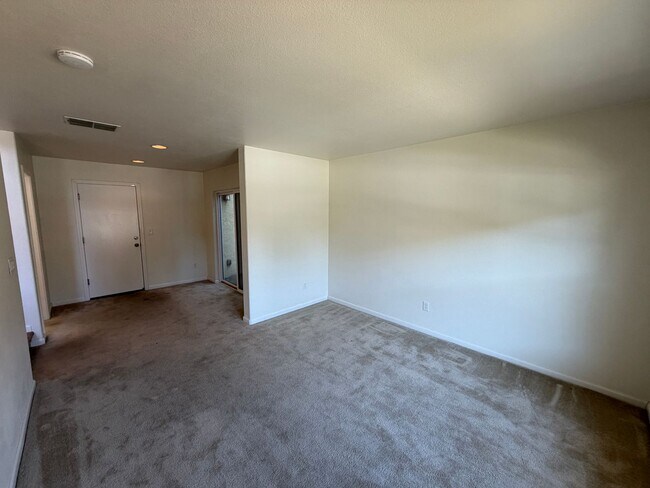 Building Photo - 10847 Wraysbury Way