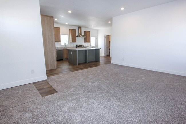 Building Photo - New Manufactured Home in Paudlen