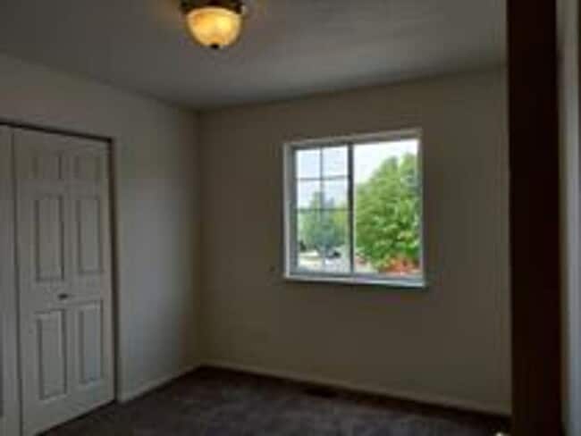 Building Photo - 3030 45th Ave