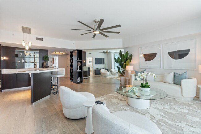 Building Photo - 333 Las Olas Way