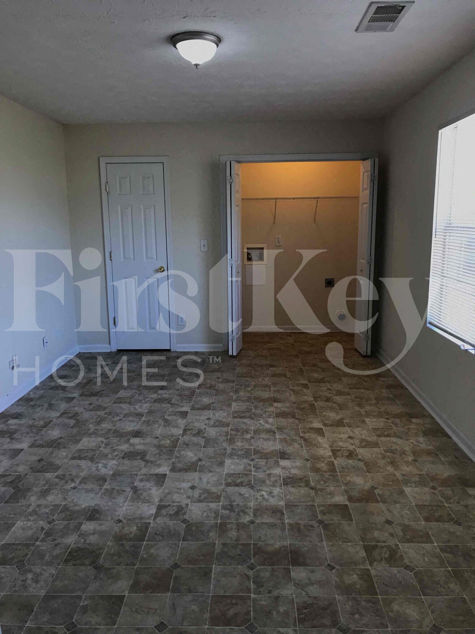 Building Photo - 420 Underwood Ct