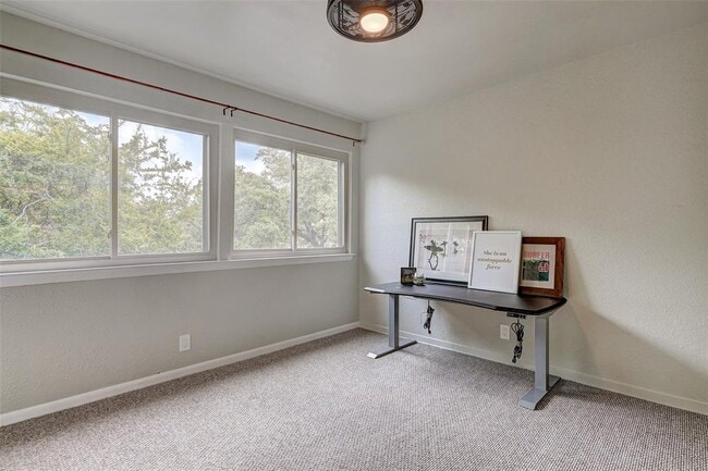 Building Photo - 8804 Mountain Ridge Dr