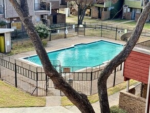 Building Photo - 9839 Walnut St