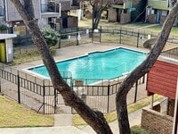 Building Photo - 9839 Walnut St