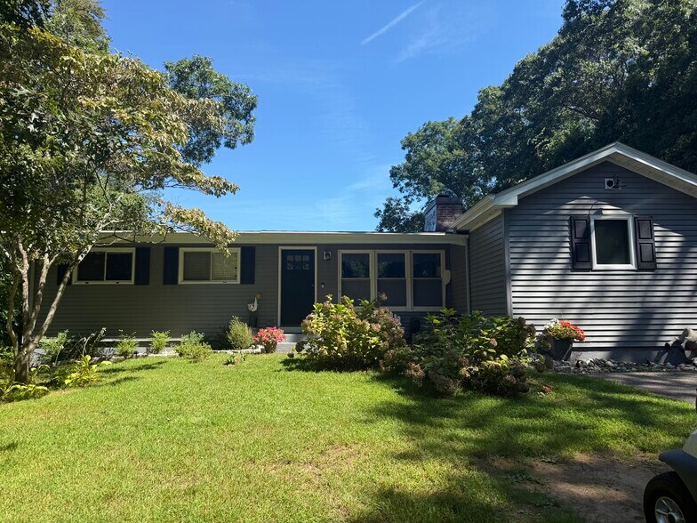 Building Photo - 22 Cedarwood Ln