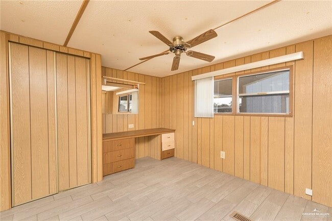 Building Photo - 15 Stagecoach Dr