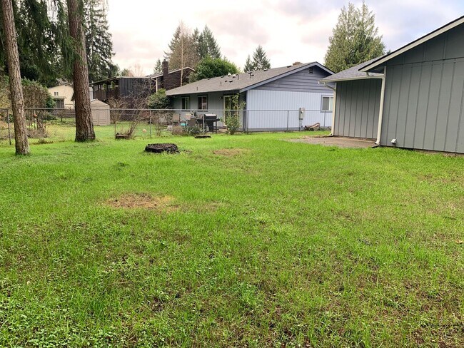 Building Photo - JUST REMODELED!! EVERYTHING BRAND NEW INSIDE THIS 3 BEDROOM, 1 BATH!!