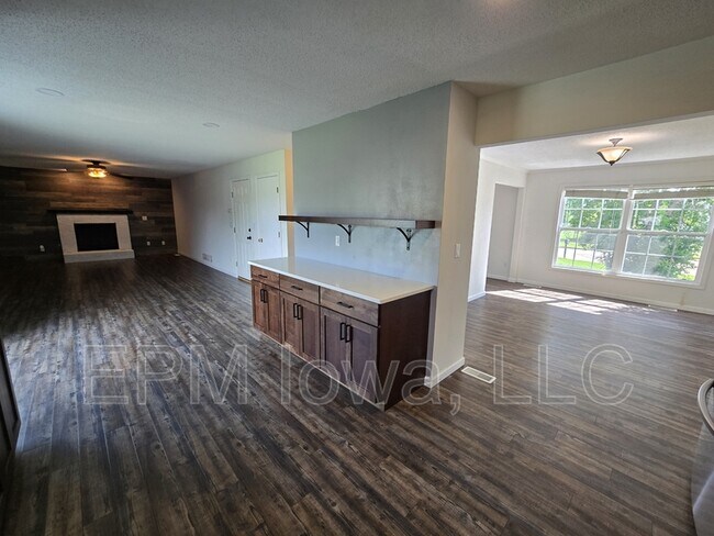 Building Photo - 1138 White Ivy Pl NE