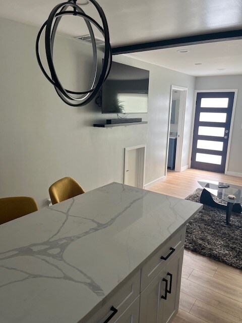 Building Photo - 3031 Wellington Rd