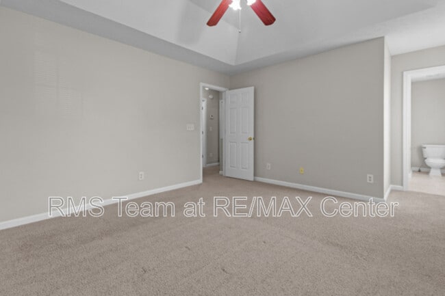 Building Photo - 2284 Oakland Spring Dr