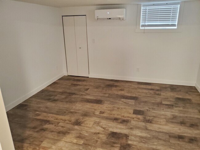 Building Photo - 1005 W 500 N