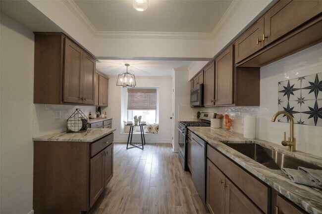 Building Photo - 2807 Elm Grove Ct