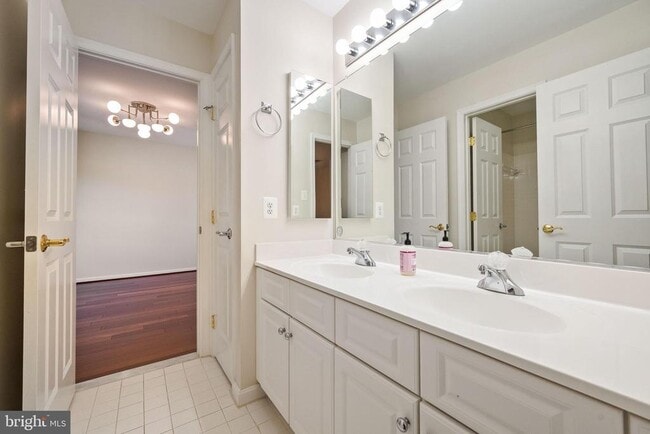 Building Photo - 2393 Watters Glen Ct