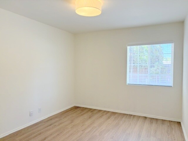 Building Photo - 1837 Lancewood Ave