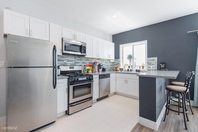 Building Photo - Studio, 1 bath  - 1423 Magnolia Ave