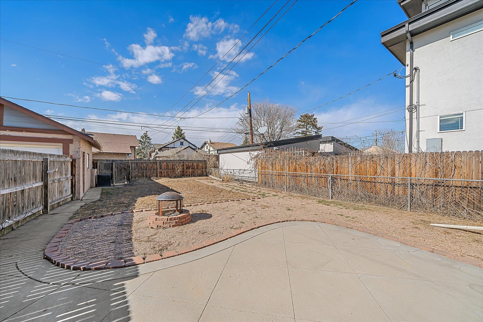 Building Photo - 1567 Meade St