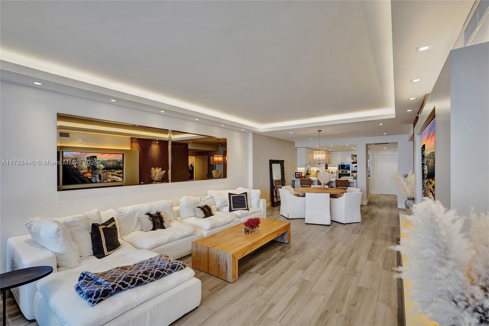 Building Photo - 17121 Collins Ave