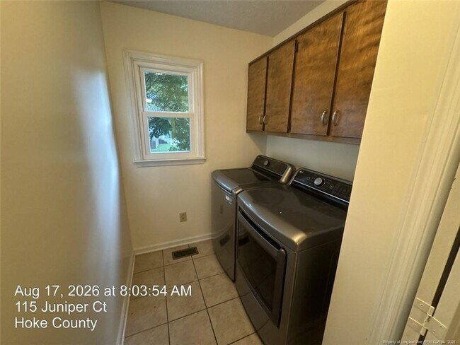 Building Photo - 115 Juniper Ct