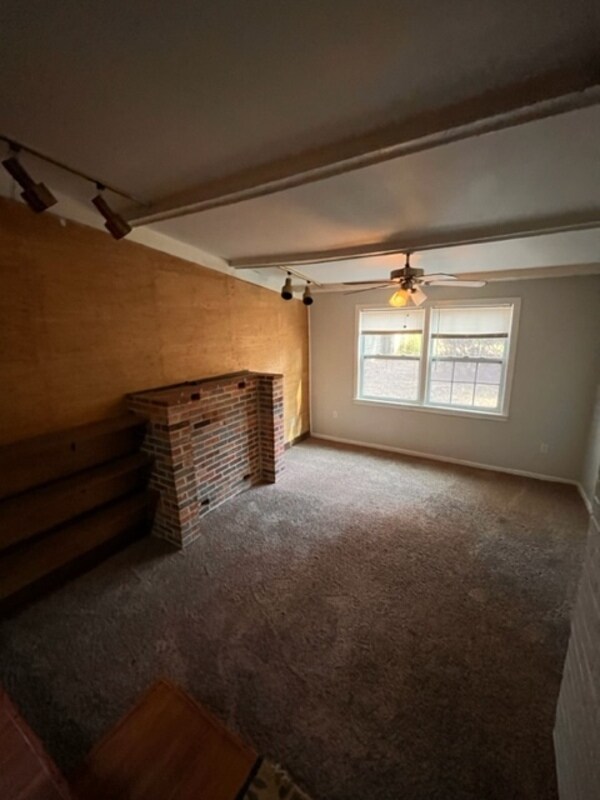 Building Photo - 950 Goodman St