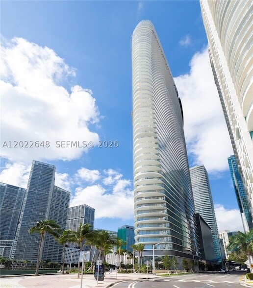 Building Photo - 300 S Biscayne Blvd