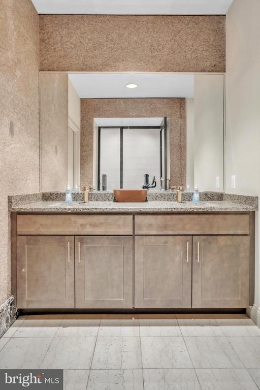 Building Photo - 1801 Market St