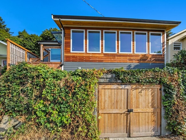 Building Photo - Remodeled Alki Beach Home with Puget Sound Views