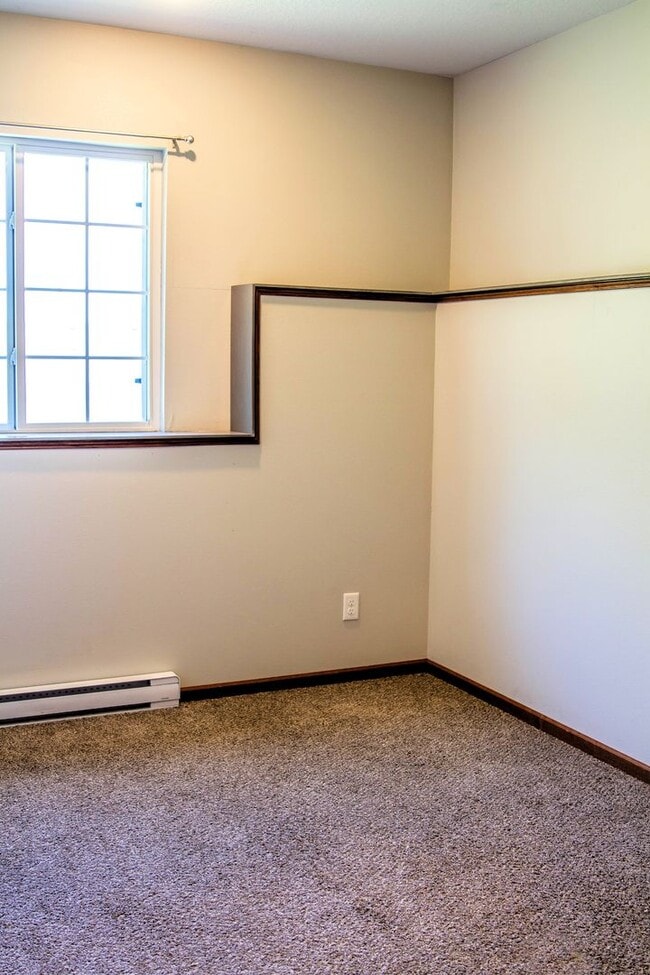 Building Photo - 613 Sheldon St