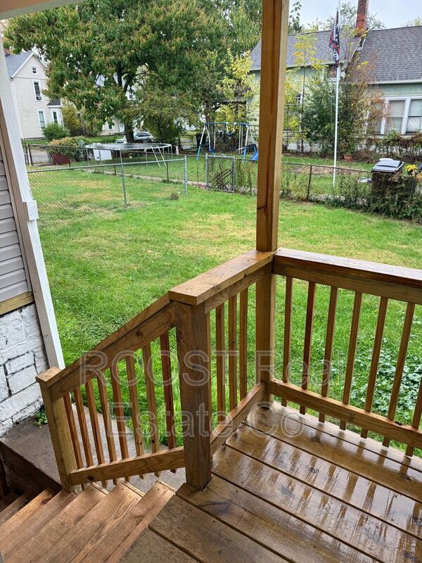 Building Photo - 202 W Ward St