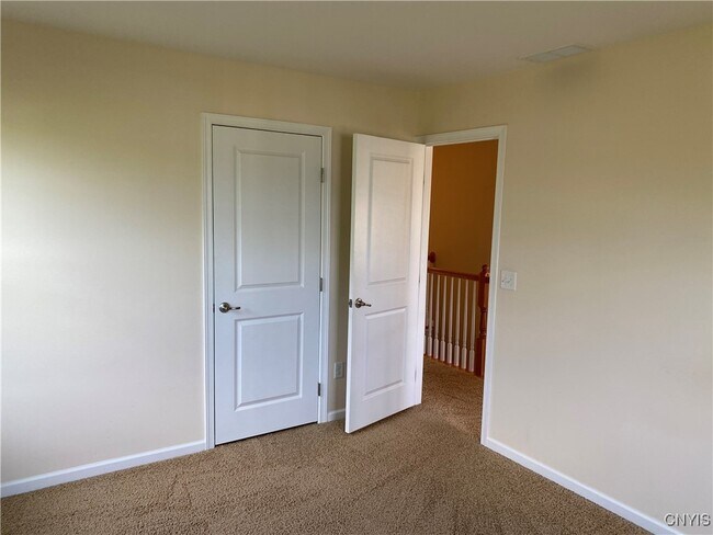 Building Photo - 107 Shaker Heights