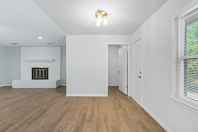 Building Photo - 4518 Edgemont Dr