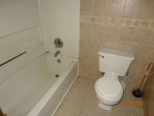 Building Photo - 7307 Bass Dr