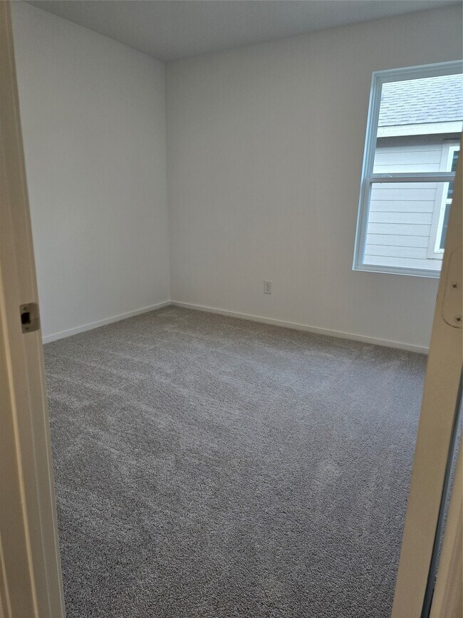 Building Photo - 25561 Blossom Ct