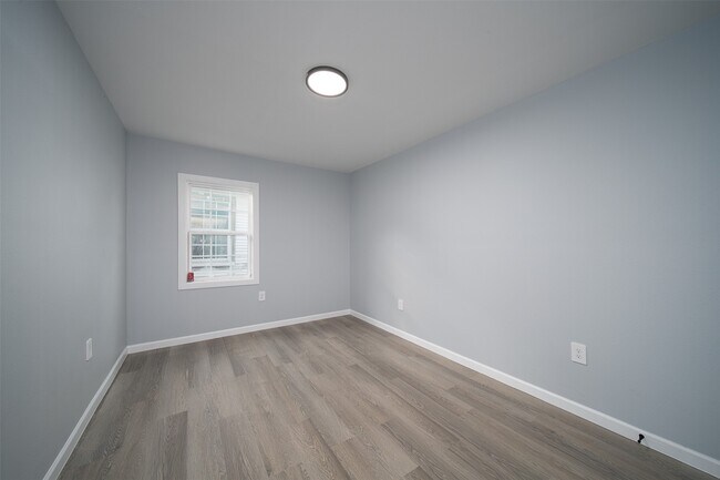 Building Photo - 3120 Stonewall St