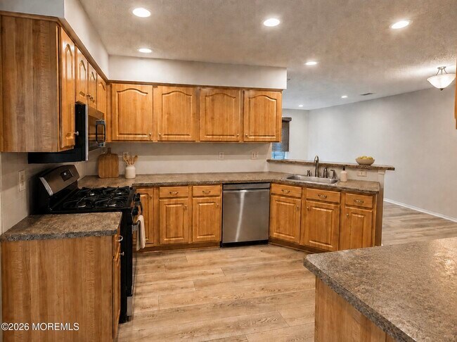 Building Photo - 17 Old Orchard Ln