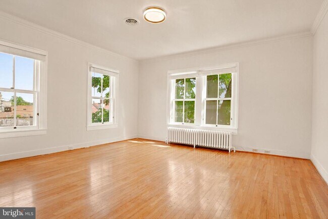 Building Photo - 209 N Washington St