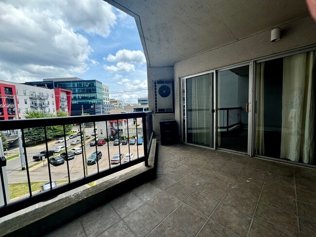 Primary Photo - Centrally Located Mid-Town High-rise