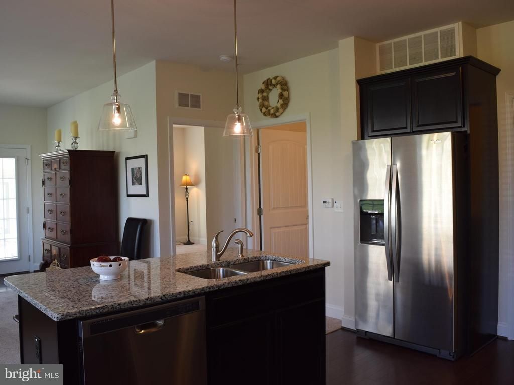 Building Photo - 690 Whitetail Dr